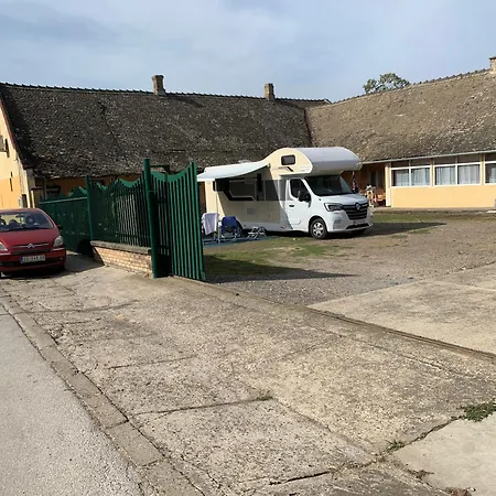 Apartament Dragulj 2 *